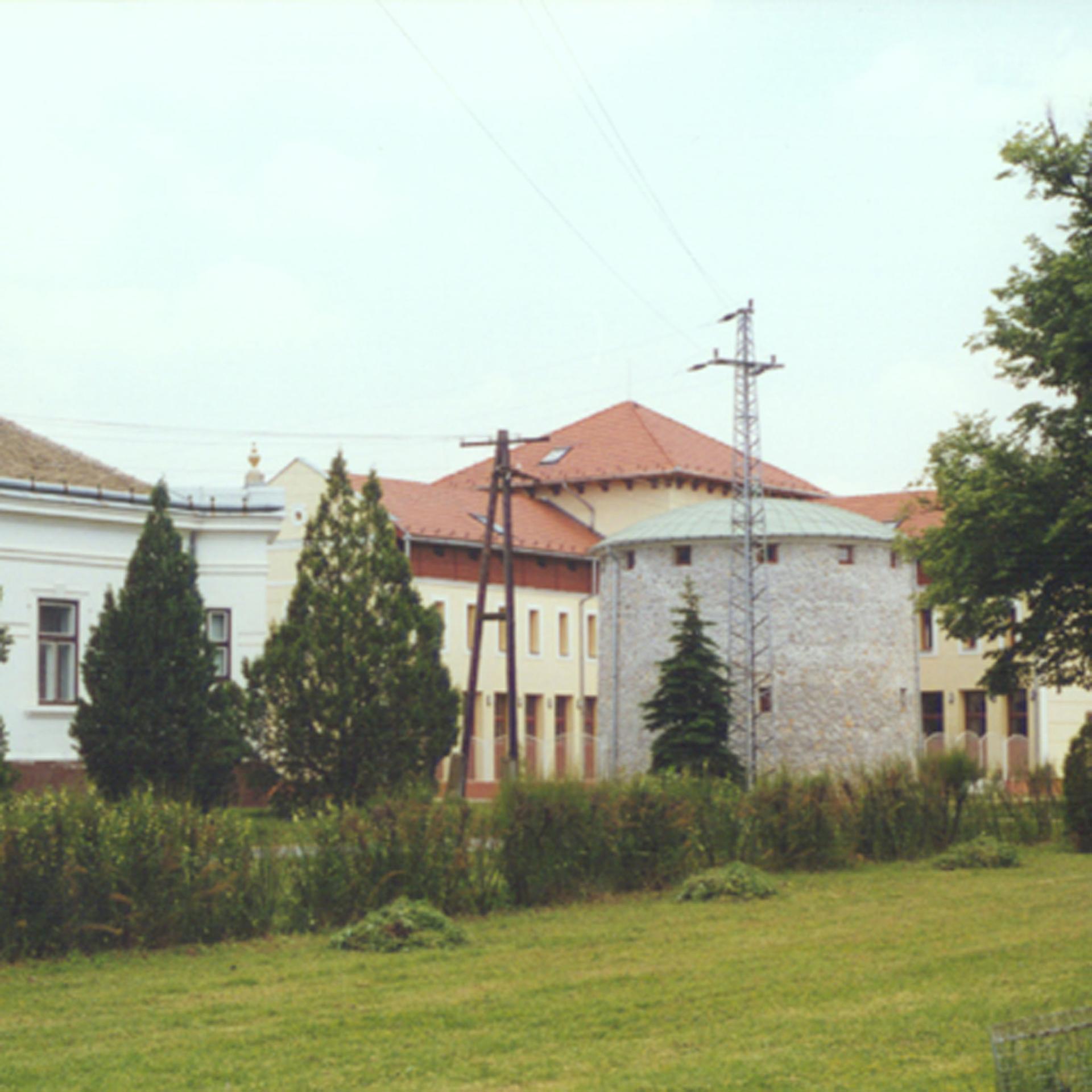 Vaskút iskola