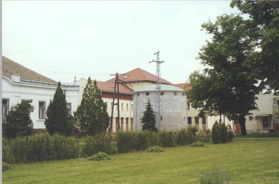 Vaskút iskola