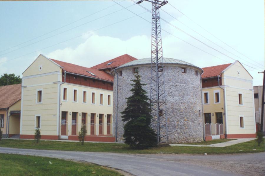 Vaskút iskola