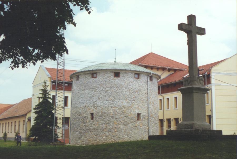 Vaskút iskola